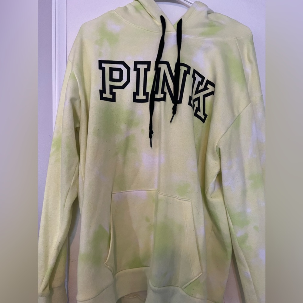 Pink hoodie, size medium, gently used, great condition